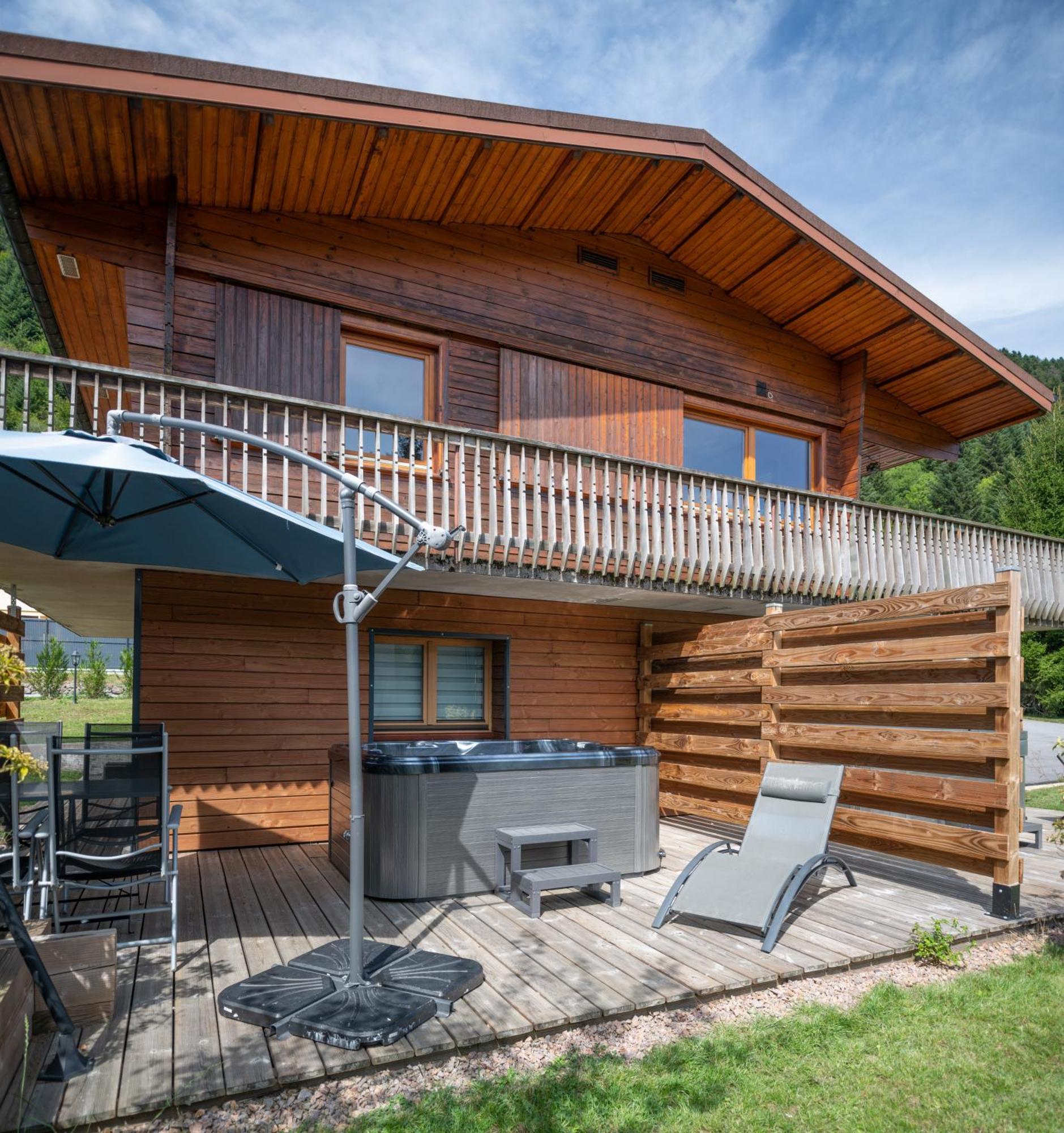 Chalets Du Bouchot & Jacuzzi Privatif Proximite Gerardmer & La Bresse Rochesson Exteriör bild